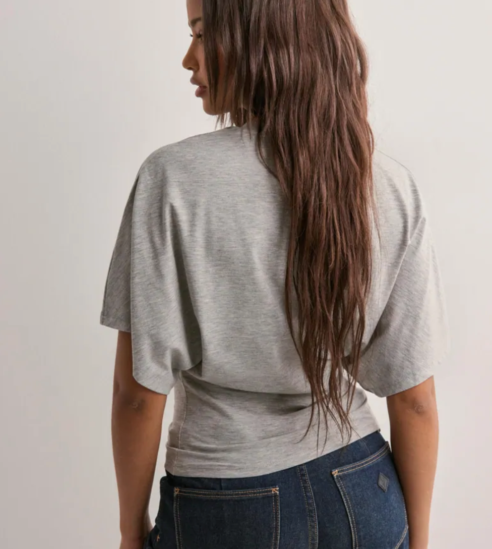 ALYAH ⎹ LOLA SLEEVE TEE